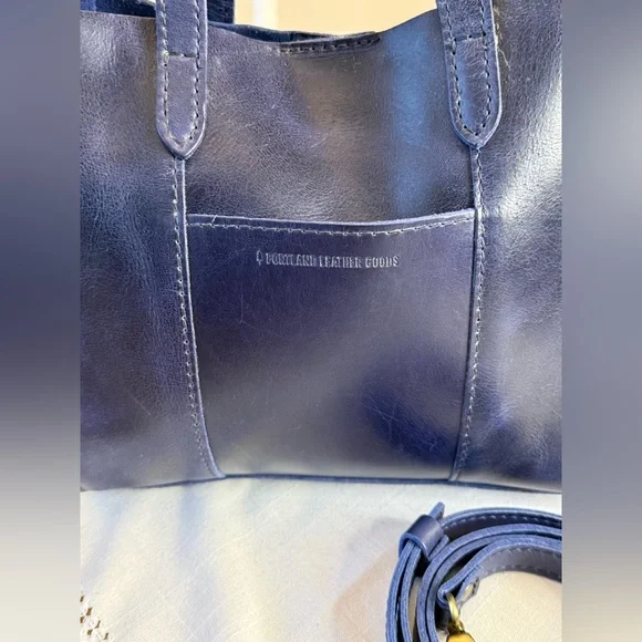 Lola Crossbody Tote by Portland Leather in Midnight Navy with adjustable straps - Picture 5 of 12